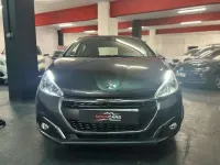 Usado Peugeot 208 Signature Sky 83 CV (61 kW) 2018 Gris Utilitario