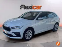 Usado Skoda Scala Essence 95 CV (69 kW) 2024 Blanco Utilitario