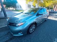 Usado Toyota Auris Hybrid Advance 136 CV (100 kW) 2014 Gris / plata Familiar