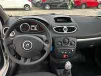 Usado Renault Clio II Dynamique 105 CV (77 kW) 2009 Blanco Berlina