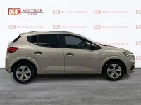 Usado Dacia Sandero Essentiel 91 CV (66 kW) 2024 Gris / plata Berlina