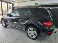 Usado Mercedes ML350 211 CV (155 kW) 2009 Negro SUV