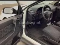 Usado Opel Astra Club 75 CV (55 kW) 2001 Blanco Berlina