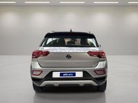 Usado VW T-Roc Life 150 CV (110 kW) 2023 Gris / plata SUV