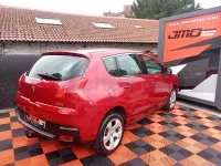 Usado Peugeot 3008 Premium 112 CV (82 kW) 2011 Granate Familiar