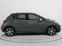 Usado Peugeot 208 Allure 110 CV (80 kW) 2017 Gris Utilitario