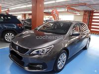 Usado Peugeot 308 Active 130 CV (95 kW) 2020 Gris / plata Berlina