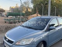 Usado Ford Focus Trend 109 CV (80 kW) 2008 Gris / plata Berlina