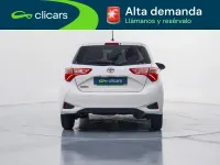 Käytetty Toyota Yaris Active 69 HP (50 kW) 2019 Valkoinen Sedan