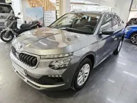Usado Skoda Kamiq Selection 116 CV (85 kW) 2024 Gris SUV