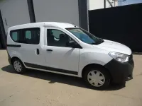 Usado Dacia Dokker Essentiel 109 CV (80 kW) 2021 Blanco Monovolumen