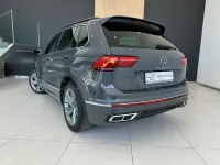 Usado VW Tiguan R-line 150 CV (110 kW) 2022 Gris / plata SUV
