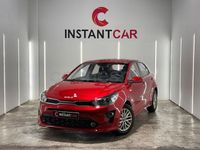 Usado Kia Rio 84 CV (61 kW) 2022 Rojo Berlina