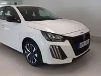 Usado Peugeot 208 Active 100 CV (73 kW) 2024 Blanco Utilitario