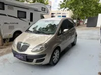 Usado Lancia Musa 90 CV (66 kW) 2007 Marrón Monovolumen