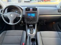 Usado VW Golf IV Highline 105 CV (77 kW) 2004 Gris / plata Berlina