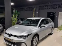 Usado VW Golf VIII Life 150 CV (110 kW) 2022 Gris / plata Berlina