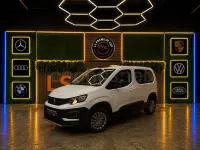 Usado Peugeot Rifter Allure 100 CV (73 kW) 2024 Blanco Monovolumen