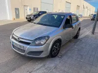 Usado Opel Astra Cosmo 100 CV (73 kW) 2004 Gris / plata Berlina