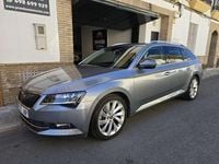 Usado Skoda Superb Style 190 CV (139 kW) 2016 Gris / plata Familiar