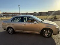 Usado VW Jetta Advance 140 CV (102 kW) 2006 Beige Berlina