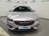 Usado Opel Insignia Innovation 165 CV (121 kW) 2020 Gris / plata Berlina