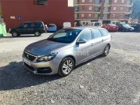 Usado Peugeot 308 SW Style 100 CV (73 kW) 2018 Gris / plata Familiar