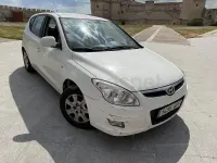 Usado Hyundai i30 Comfort 109 CV (80 kW) 2009 Blanco Berlina