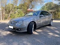 Usado Mercedes C220 150 CV (110 kW) 2007 Beige Berlina