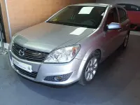 Usado Opel Astra Enjoy 100 CV (73 kW) 2008 Gris / plata Berlina