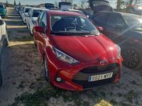Usado Toyota Yaris Hybrid Active 116 CV (85 kW) 2025 Rojo Utilitario
