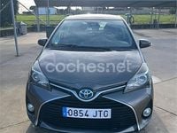 Usado Toyota Yaris Hybrid Active 100 CV (73 kW) 2016 Marrón Berlina
