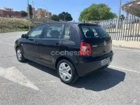 Usado VW Polo Trendline 75 CV (55 kW) 2004 Negro Berlina