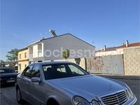 Usado Mercedes E270 Avantgarde 177 CV (130 kW) 2004 Gris / plata Berlina