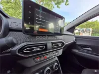 Usado Dacia Sandero Journey 101 CV (74 kW) 2025 Gris / plata Berlina