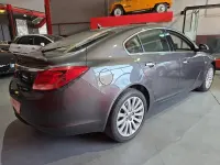 Usado Opel Insignia Essentia 140 CV (102 kW) 2009 Gris / plata Berlina
