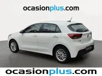 Usado Kia Rio 84 HP (61 kW) 2017 Branco Citadino