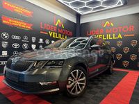 Usado Skoda Octavia Style 150 CV (110 kW) 2017 Azul Familiar