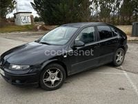 Usado Seat Leon 105 CV (77 kW) 2003 Negro Utilitario