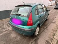 Usado Citroën C3 Exclusive 68 CV (50 kW) 2003 Verde Utilitario