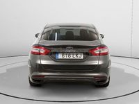 Usado Ford Mondeo Vignale 190 CV (139 kW) 2018 Gris / plata Berlina