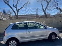 Usado VW Polo Trendline 100 CV (73 kW) 2002 Gris / plata Berlina