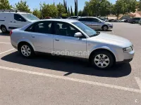 Usado Audi A4 115 CV (84 kW) 2001 Gris / plata Berlina
