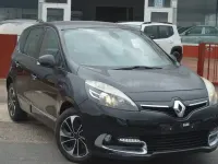 Usado Renault Scénic Bose Edition 132 CV (97 kW) 2015 Negro Monovolumen