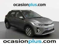 Usado Kia Stonic 100 CV (73 kW) 2025 Gris SUV