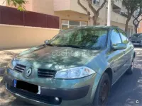 Usado Renault Mégane Authentique 115 CV (84 kW) 2005 Gris / plata Berlina