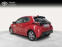 Usado Toyota Yaris Active 116 CV (85 kW) 2025 Rojo Utilitario
