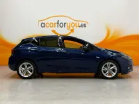 Usado Opel Astra GS Line 131 CV (96 kW) 2020 Azul Utilitario