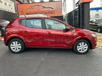 Usado Dacia Sandero Comfort 101 CV (74 kW) 2021 Granate Berlina