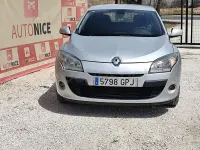 Usado Renault Mégane III Dynamique 105 CV (77 kW) 2009 Gris / plata Berlina